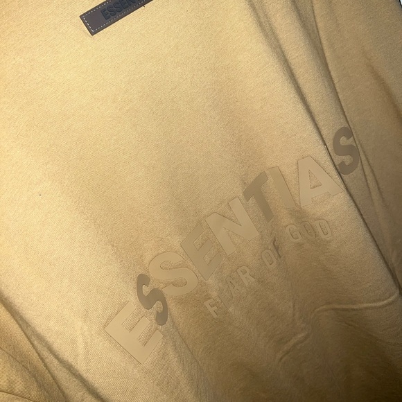 Essentials shirt - Picture 3 of 3